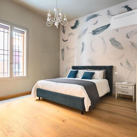 Central And Comfy Apartment Free Netflix And Disney Plus Bologna Buitenkant foto